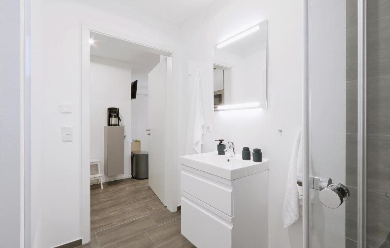 Awesome Apartment In Lembruch-Duemmer See Εξωτερικό φωτογραφία